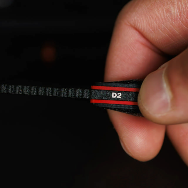 Leicht – Täystangoinen tikari