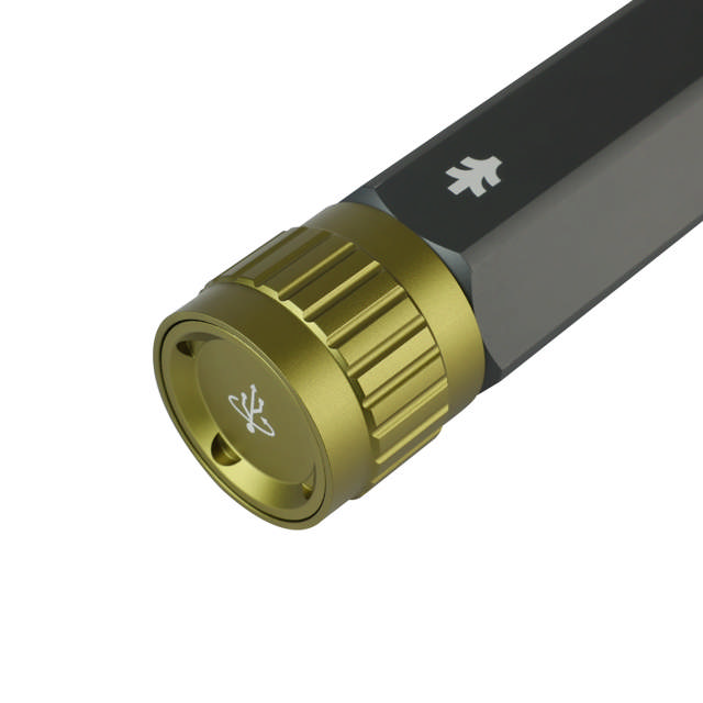 Erhellen 10, 10000 lumenin LED-taskulamppu