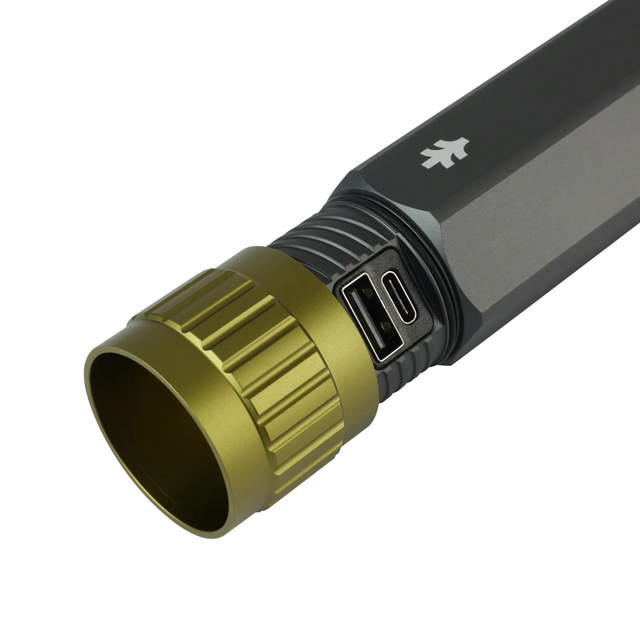 Erhellen 10, 10000 lumenin LED-taskulamppu