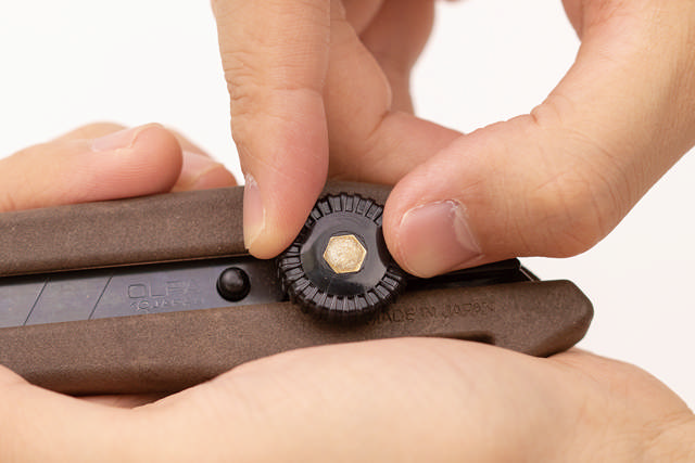 WD-L katkoteräveitsi